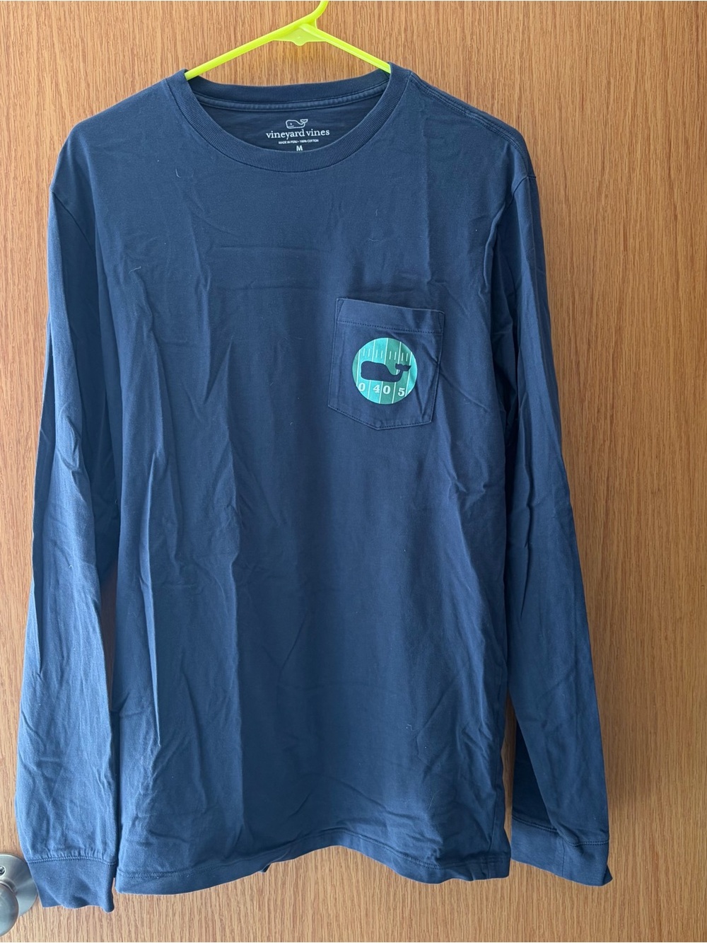 Vineyard Vines Men’s Navy Long-Sleeve Pocket Tee with Teal Logo